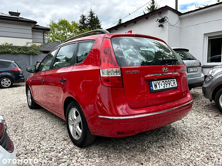 Hyundai i30 1.4 Base + - 5