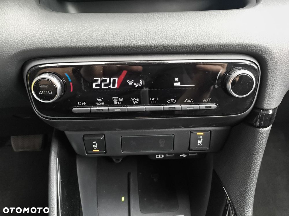 Toyota Yaris Hybrid 1.5 Style - 22