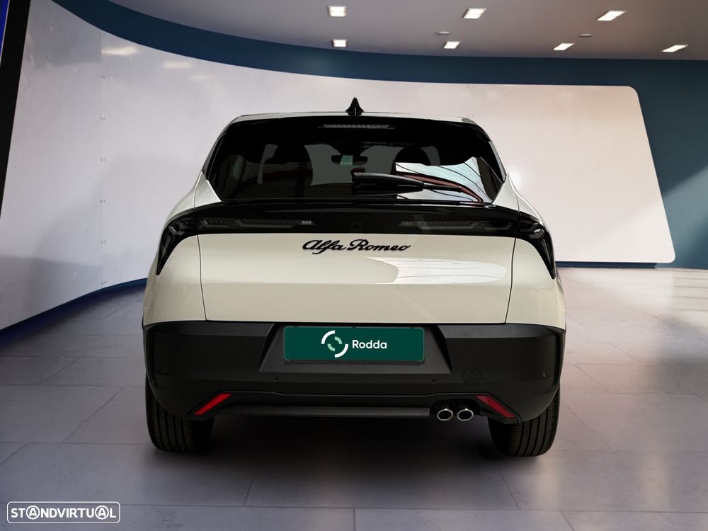 Alfa Romeo Junior 1.2 eDCT6 - 7