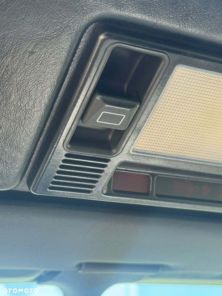 Mercedes-Benz W123 - 24