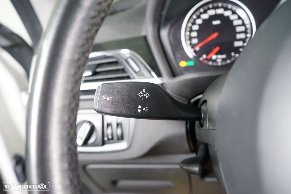 BMW X1 18 d sDrive Advantage - 26