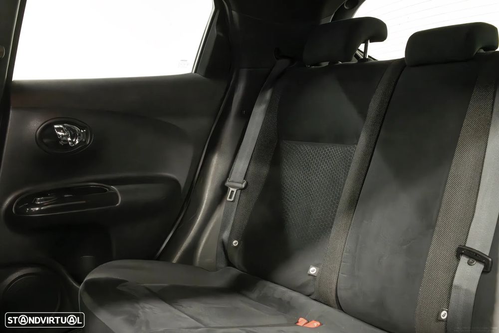 Nissan Juke 1.6 N-Connecta P.E.2 Black T.Xtronic - 12