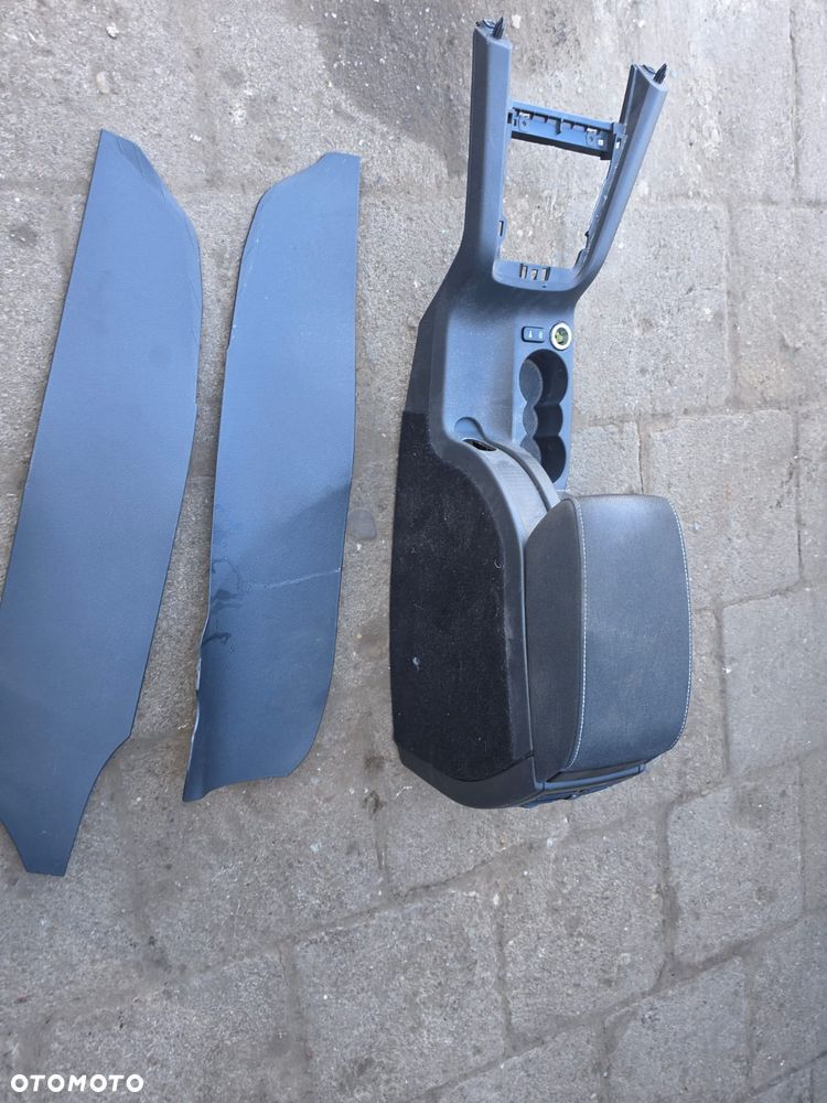 Podłokietnik  skoda  yeti - 1