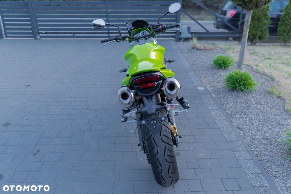 Triumph Street Triple - 10
