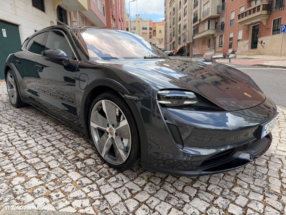 Porsche Taycan Cross Turismo Turbo - 3