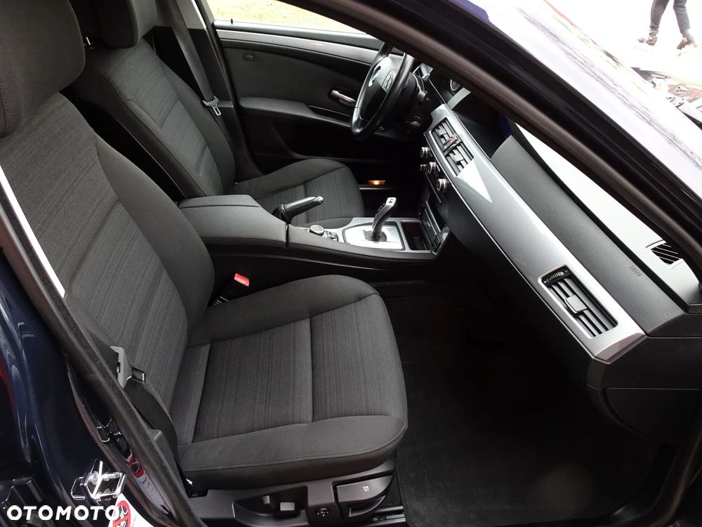 BMW Seria 5 520d Touring Edition Exclusive - 37