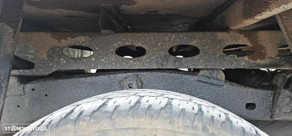 Toyota Hilux 2.4 D-4D 4WD CD CM - 17