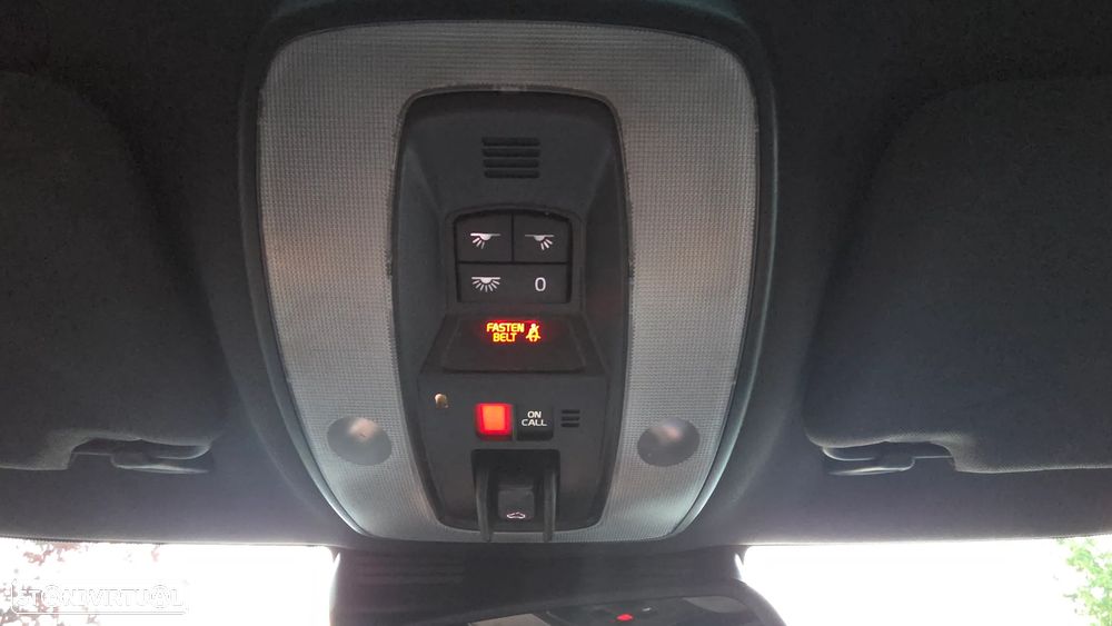 Volvo V60 D6 Plug-In-Hybrid AWD Geartronic Summum - 28