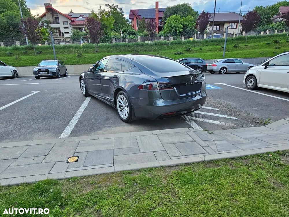 Tesla Model S - 5