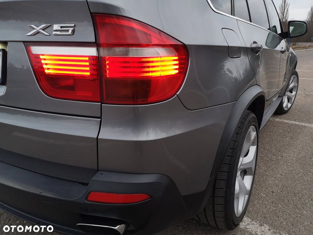 BMW X5 4.8i xDrive - 23