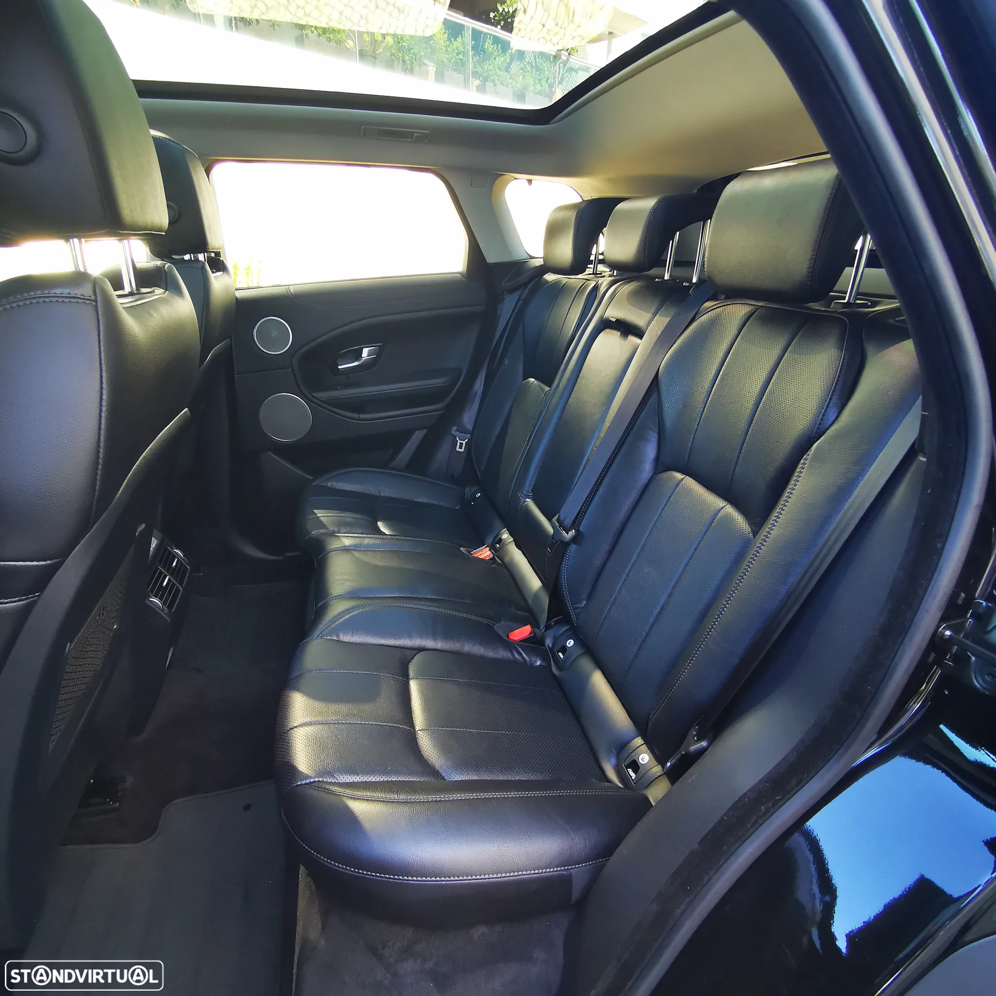 Land Rover Range Rover Evoque 2.0 eD4 SE Dynamic - 30