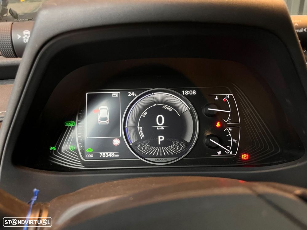 Lexus UX 250h Business - 24