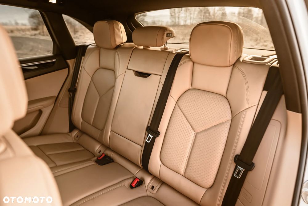 Porsche Macan Standard - 12