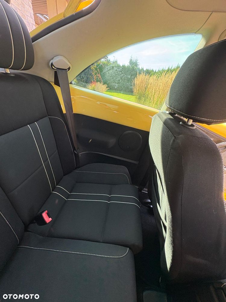 Volkswagen New Beetle - 16