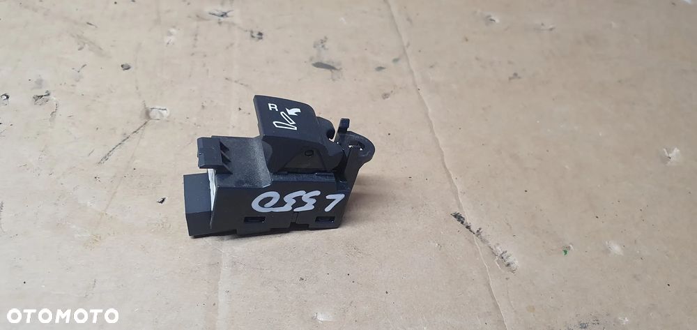 Panel przełącznik regulacji fotela prawy tył Land Rover Discovery Sport FK72-14B704-AA - 2