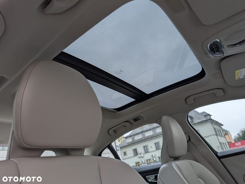 Volvo S60 T5 Momentum Pro - 28