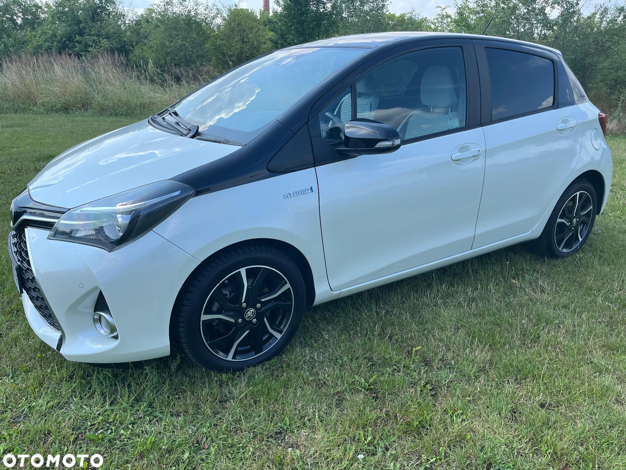 Toyota Yaris Hybrid 100 Selection Pure - 13