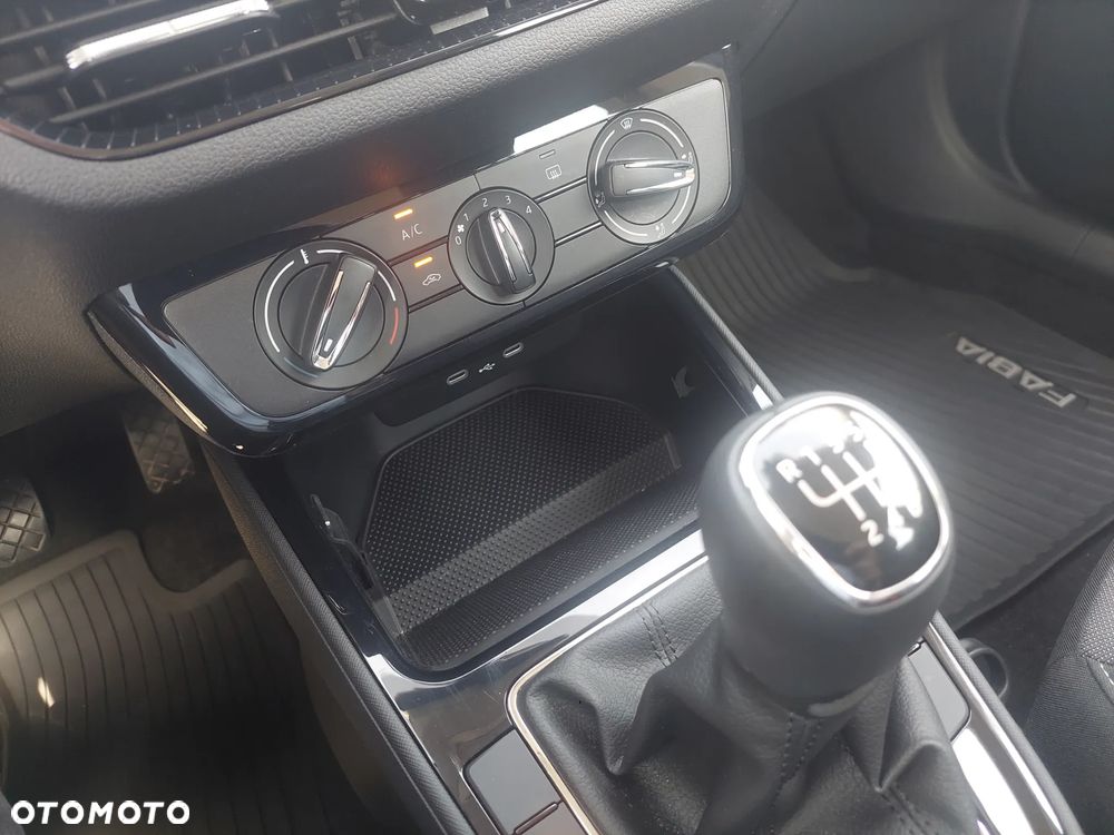 Skoda Fabia 1.0 TSI Selection - 21