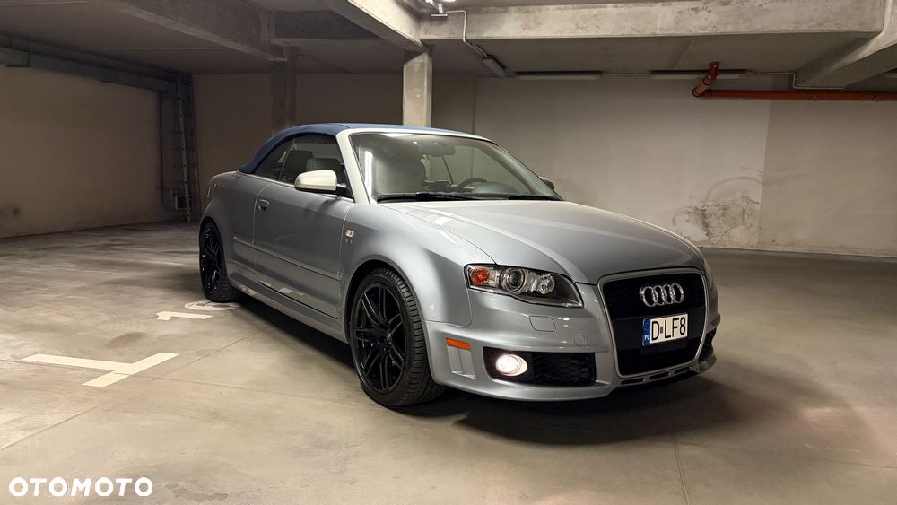 Audi RS4 Cabrio Standard - 1