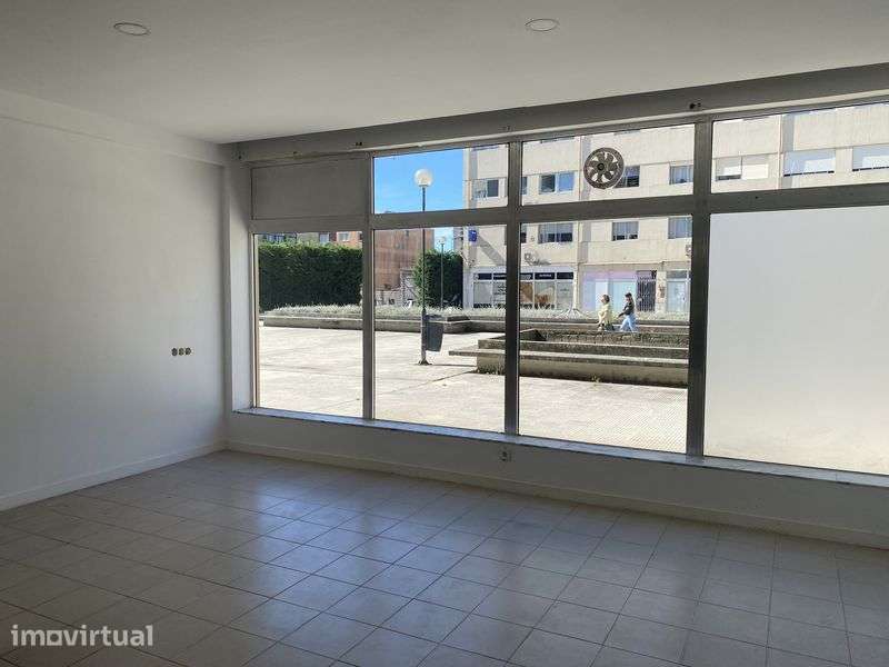Arrenda-se Loja com 41 m2, no Padrão da Légua - Matosinhos - Grande imagem: 3/4