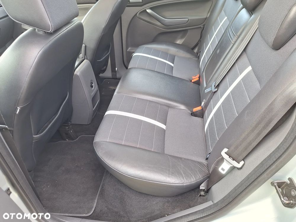 Ford Kuga 2.0 TDCi Titanium - 27