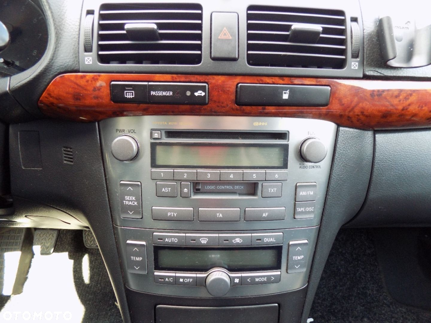 Toyota Avensis - 9