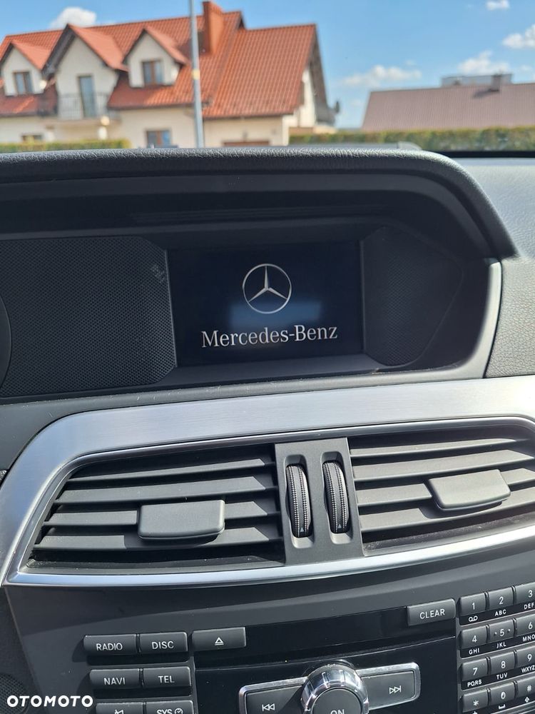 Mercedes-Benz Klasa C 250 CDI DPF BlueEFFICIENCY 7G-TRONIC Edition 1 - 25