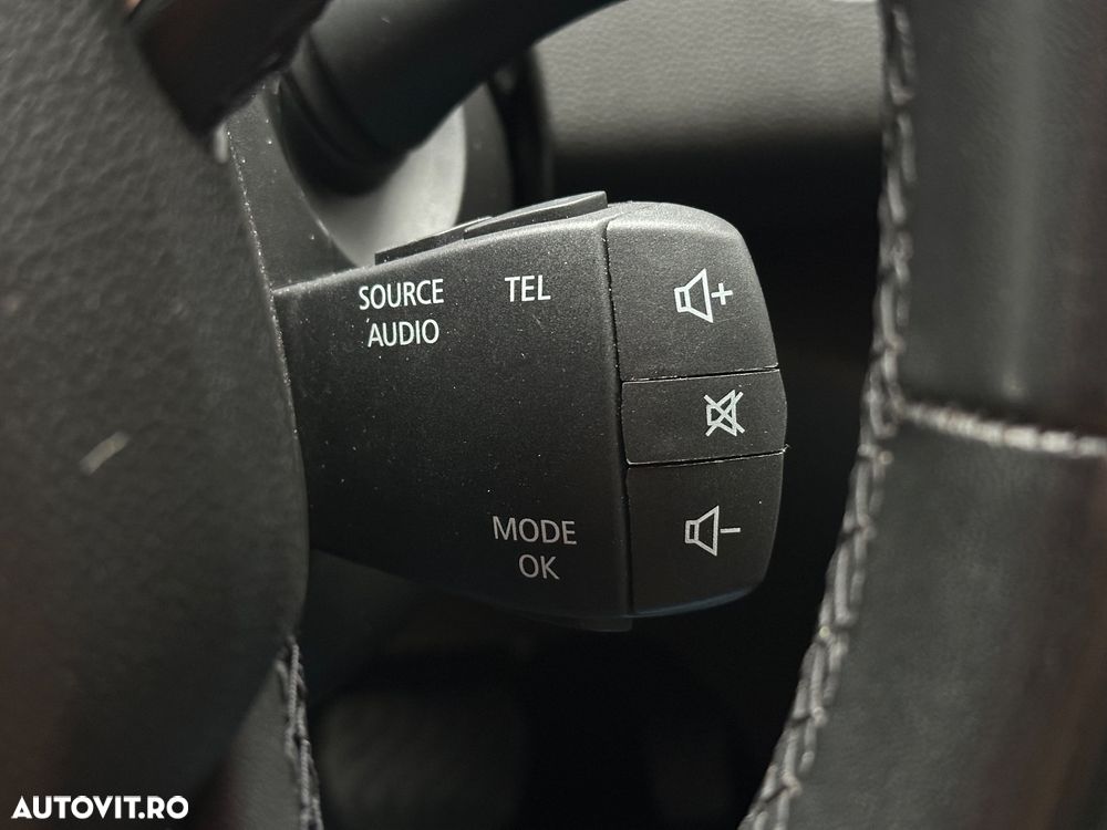 Renault Scenic BLUE dCi 120 EDC BUSINESS EDITION - 33