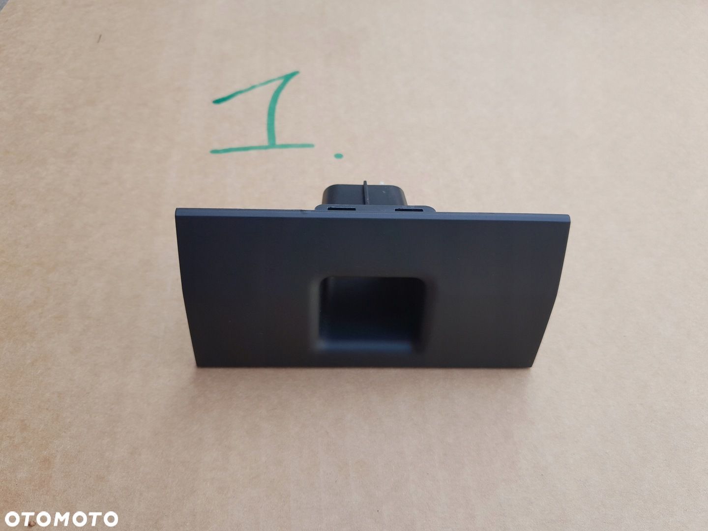 AUDI E-TRON 55 KLIPS TAPICERKI 4KE863400 - 1