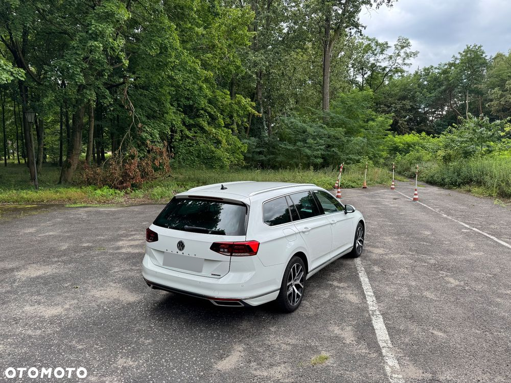 Volkswagen Passat 2.0 TDI 4Mot Elegance DSG - 10