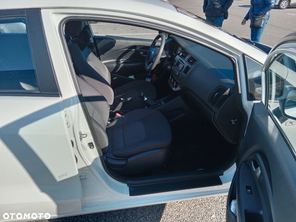 Kia Rio 1.2 Dream Team Edition - 6