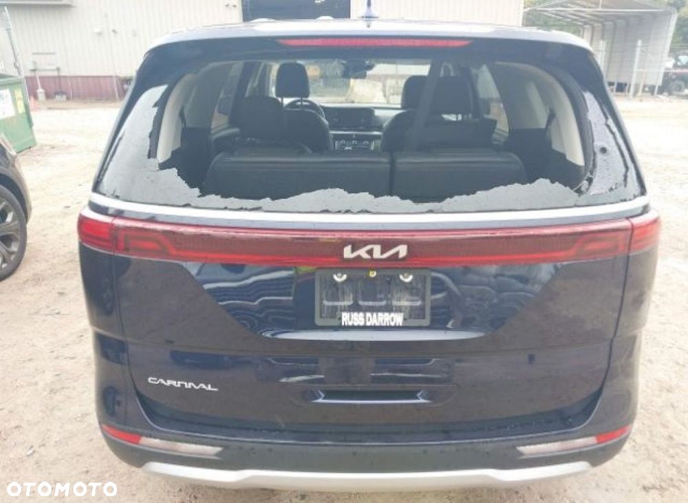 Kia Carnival - 6