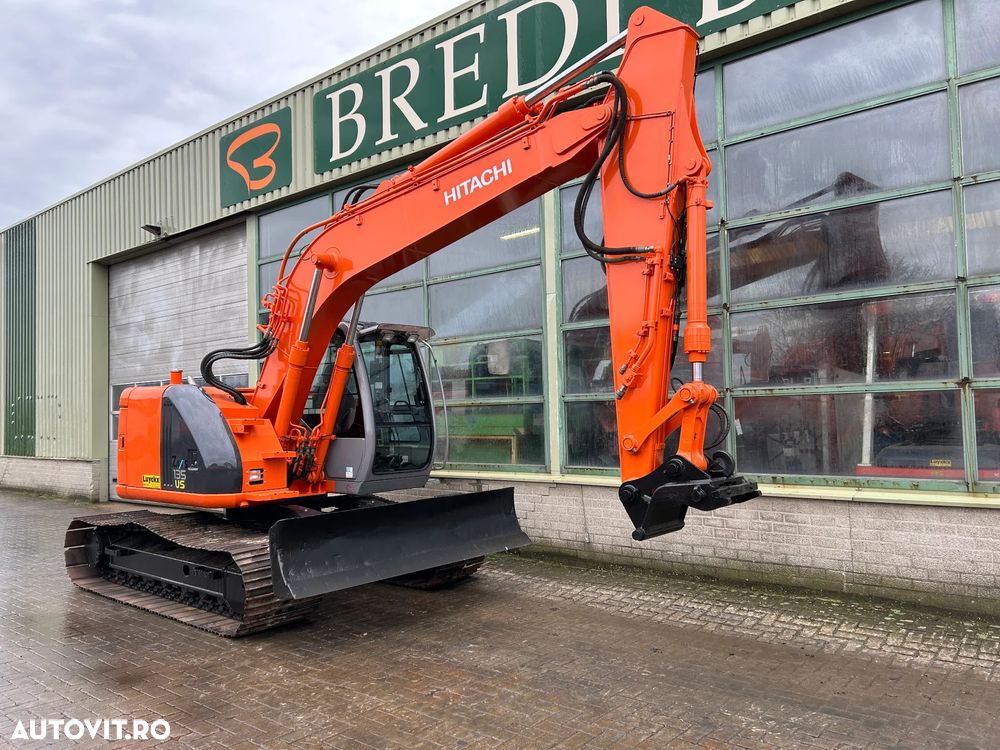 Hitachi ZX135US - 7