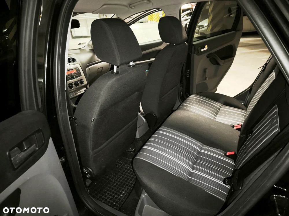 Ford Focus 1.6 16V Connection - 16