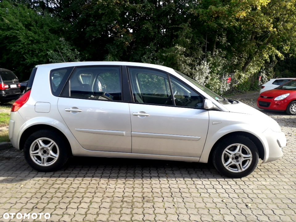 Renault Scenic 1.6 16V Confort Expression - 27