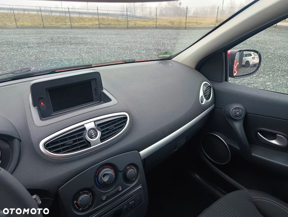 Renault Clio - 18
