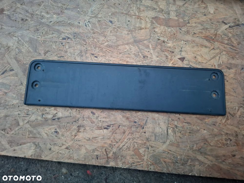 Vw Passat B8 lift podkladka tablicy rejestracyjnej 3G0807287L