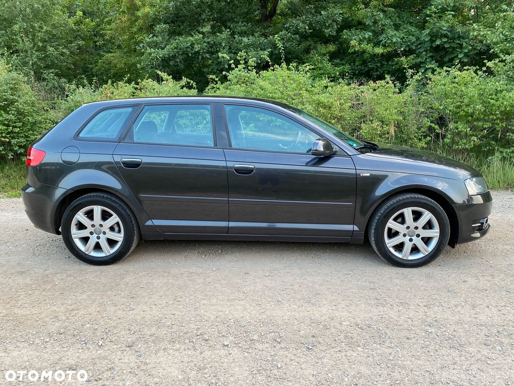 Audi A3 Sportback 2.0 TDI Ambiente - 16