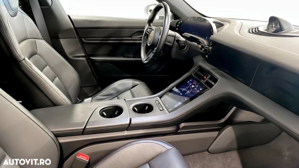 Porsche Taycan 4S Sport - 9