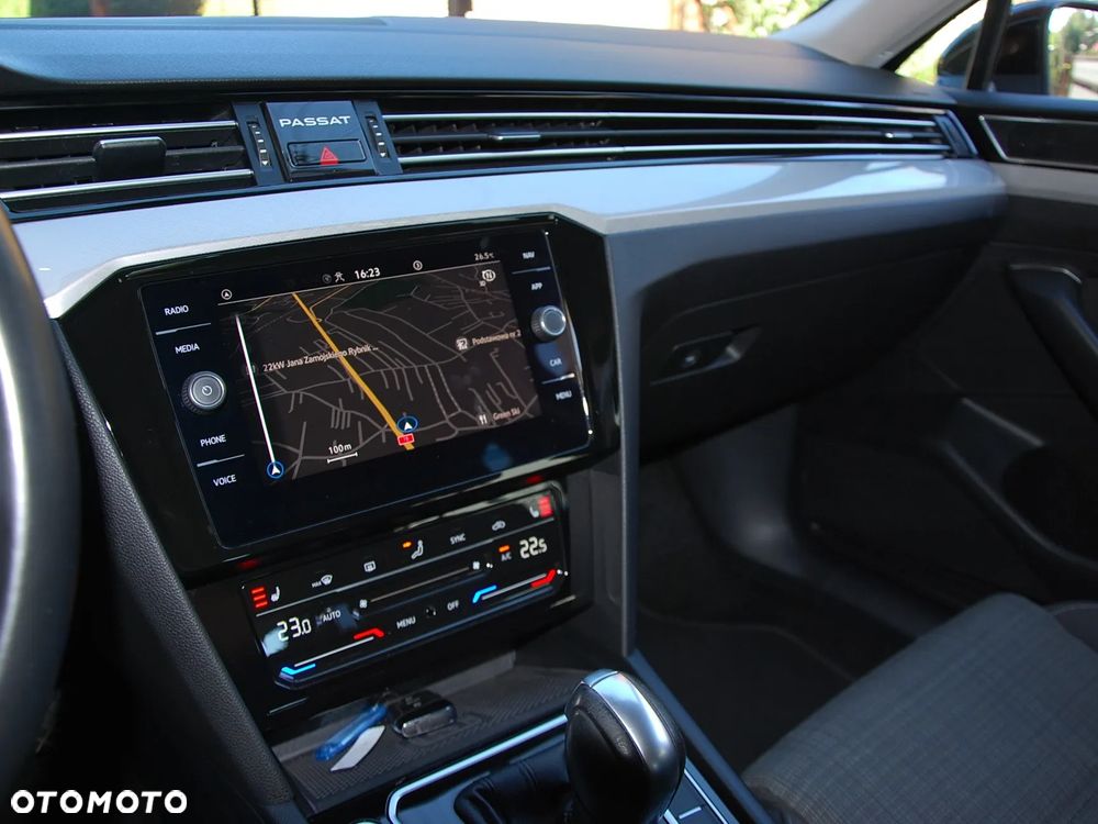 Volkswagen Passat - 28