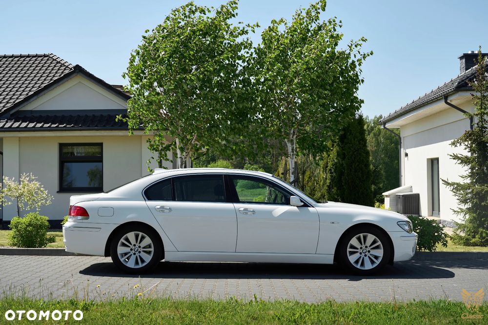 BMW Seria 7 750i L - 25