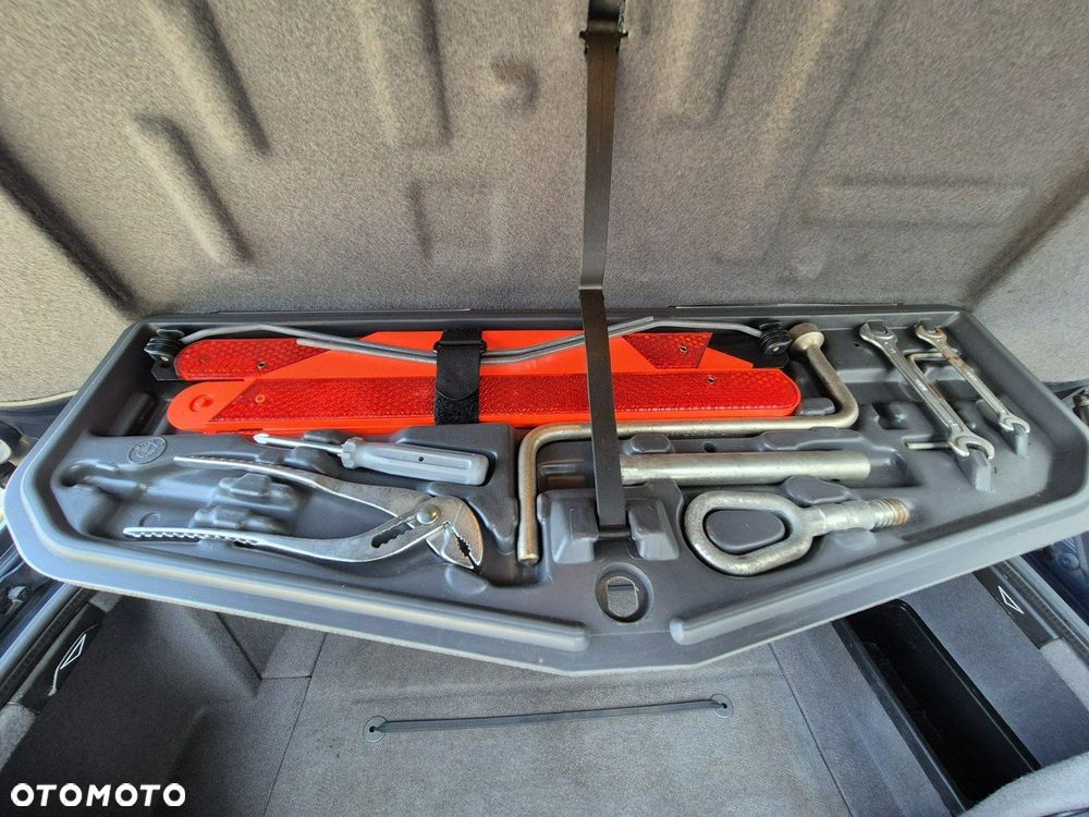 BMW Seria 5 523i - 29