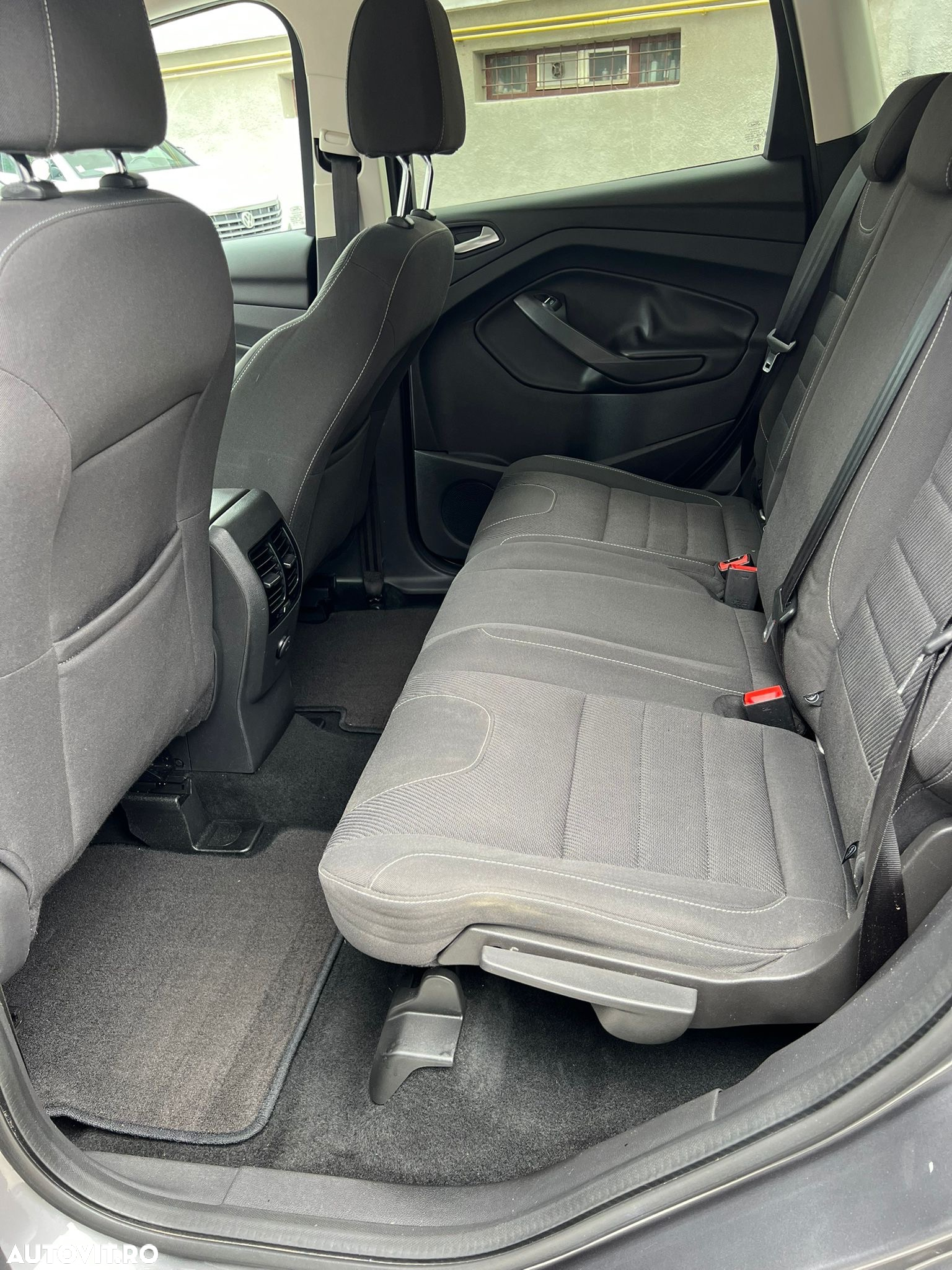 Ford Kuga - 9