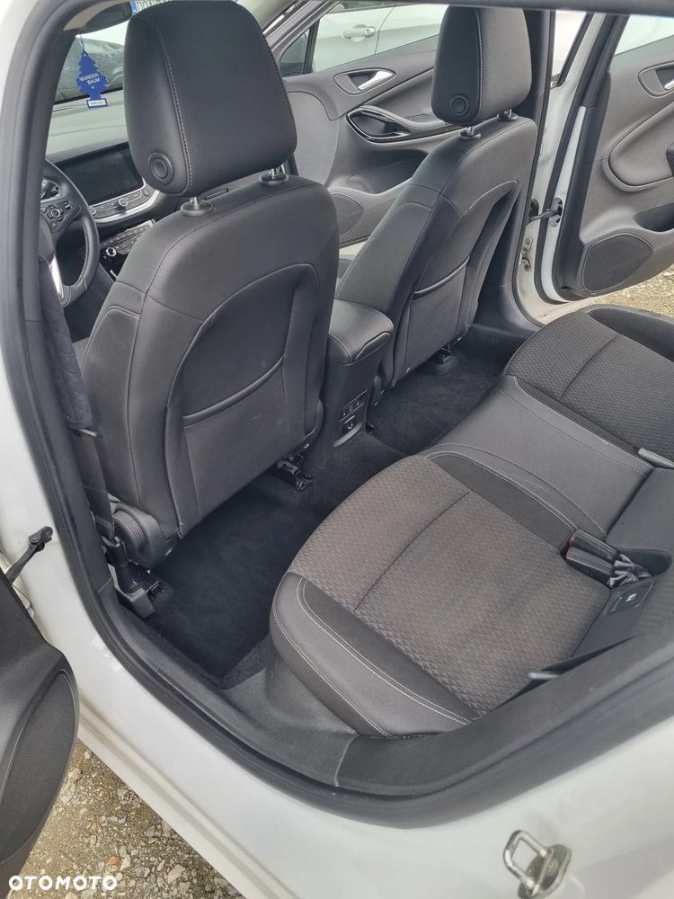 Opel Astra 1.6 BiTurbo D (CDTI) Start/Stop Innovation - 38