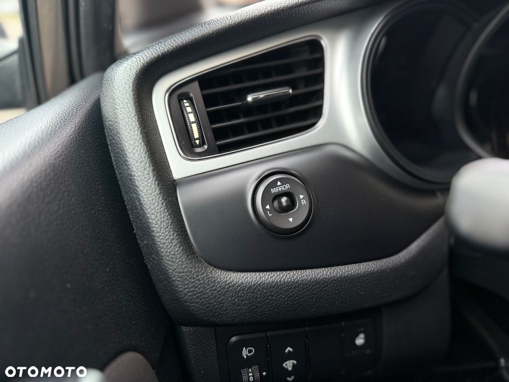 Kia Ceed - 12