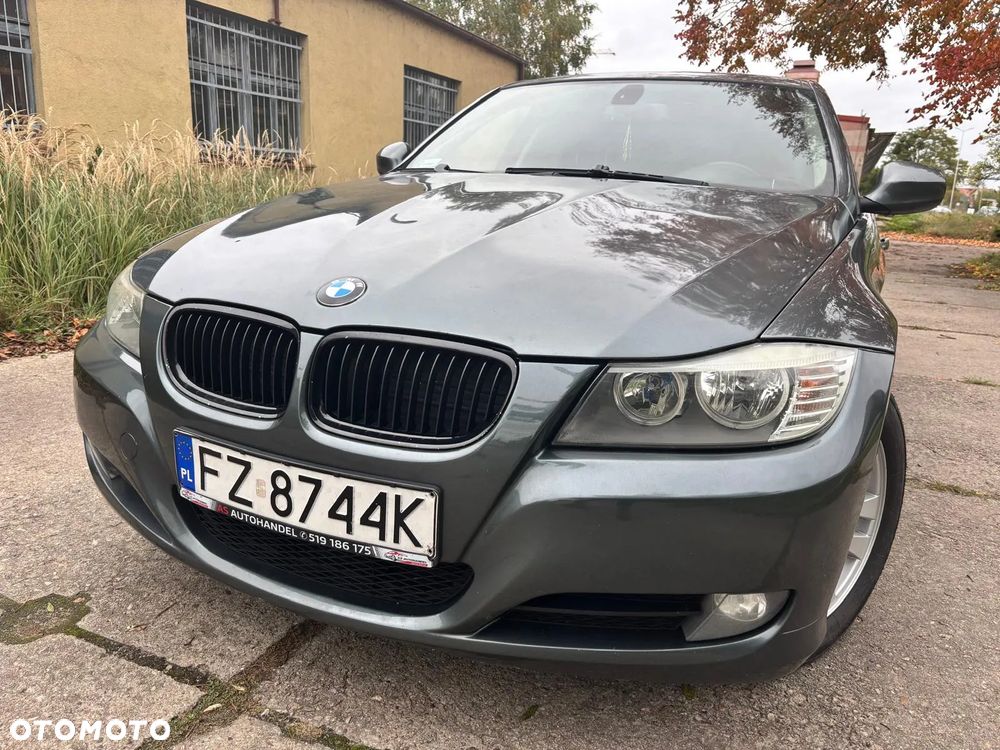 BMW Seria 3 318i - 1