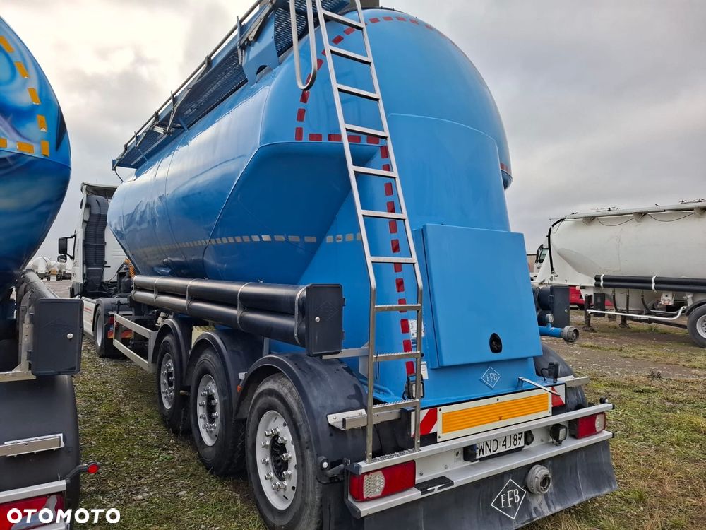 Feldbinder Spitzer 37m3 2014 rok - 2