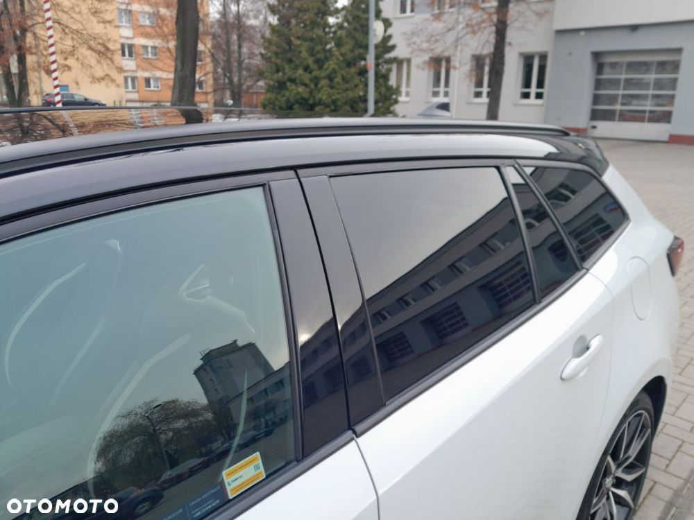 Toyota Corolla 2.0 Hybrid GR Sport - 29