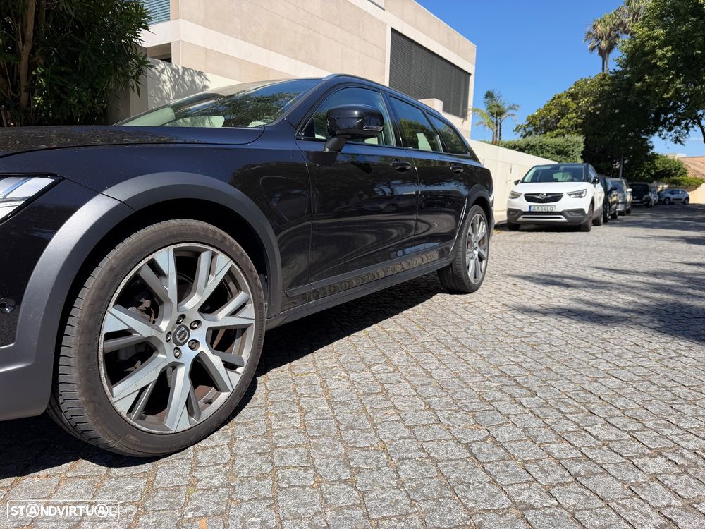 Volvo V90 Cross Country - 4