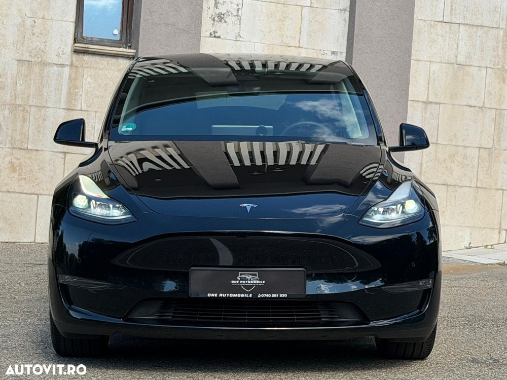 Tesla Model Y Long Range Dual Motor AWD - 10
